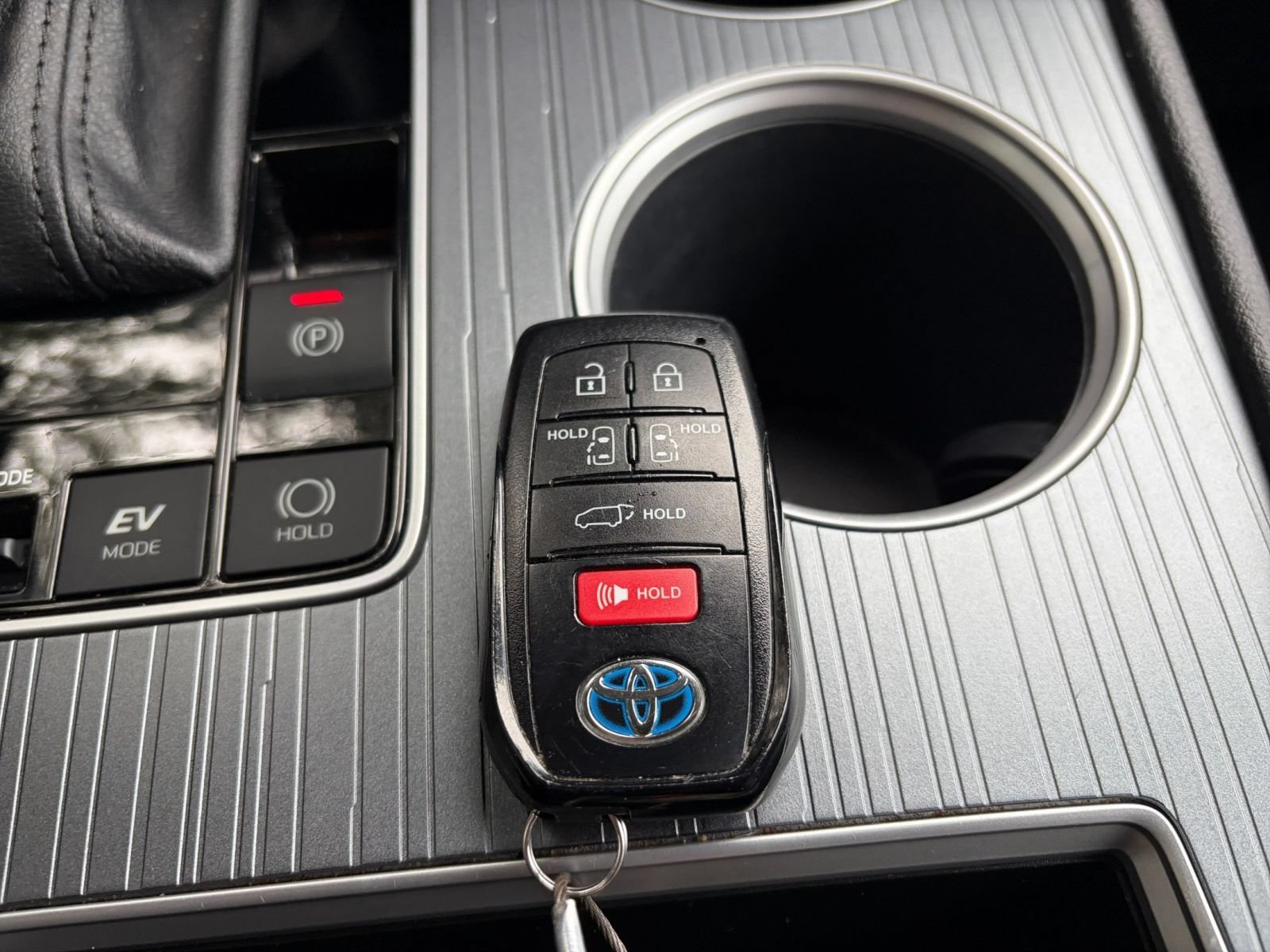 Thumbnail: 2025 Toyota Sienna - 20