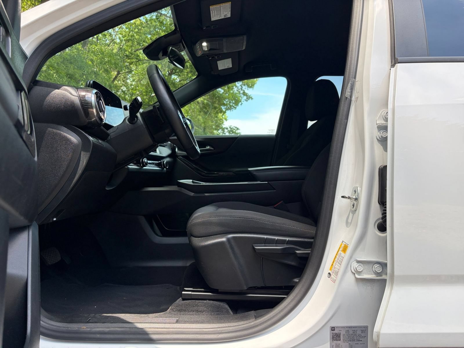 Thumbnail: 2025 Chevrolet Equinox - 25