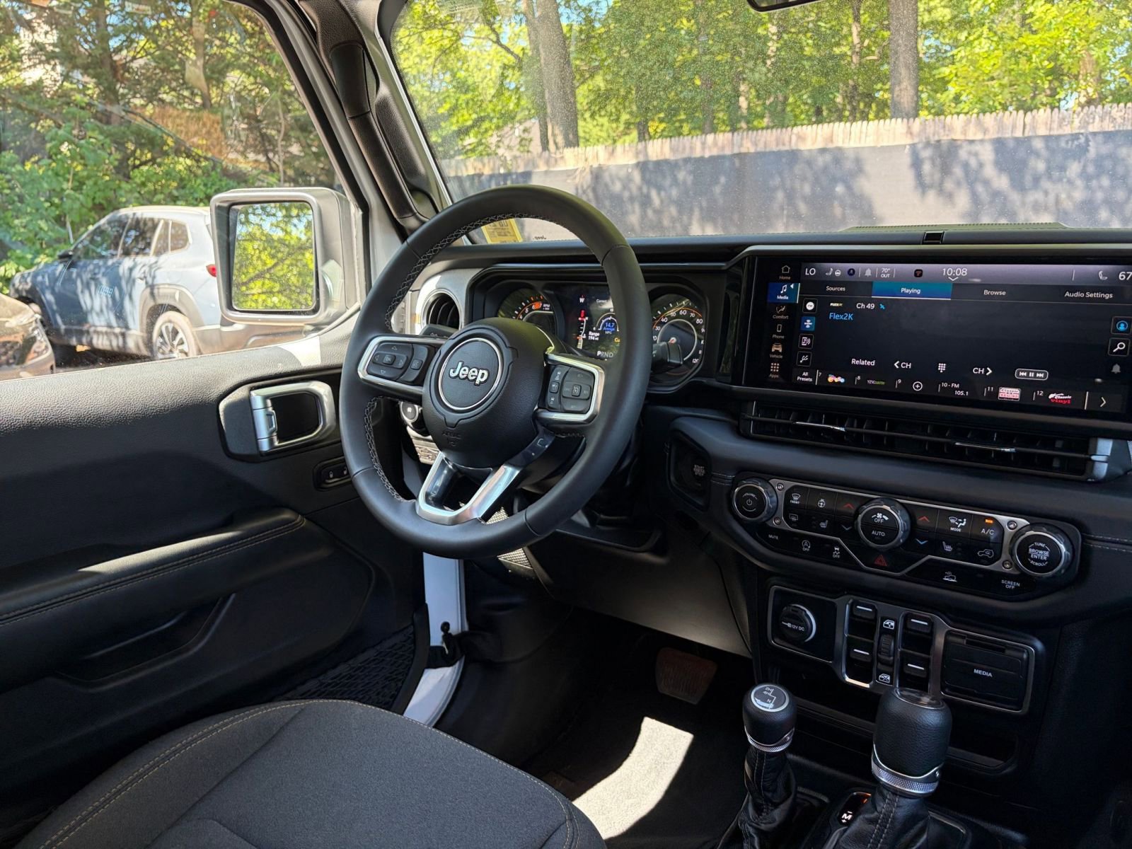 Thumbnail: 2025 Jeep Wrangler - 35