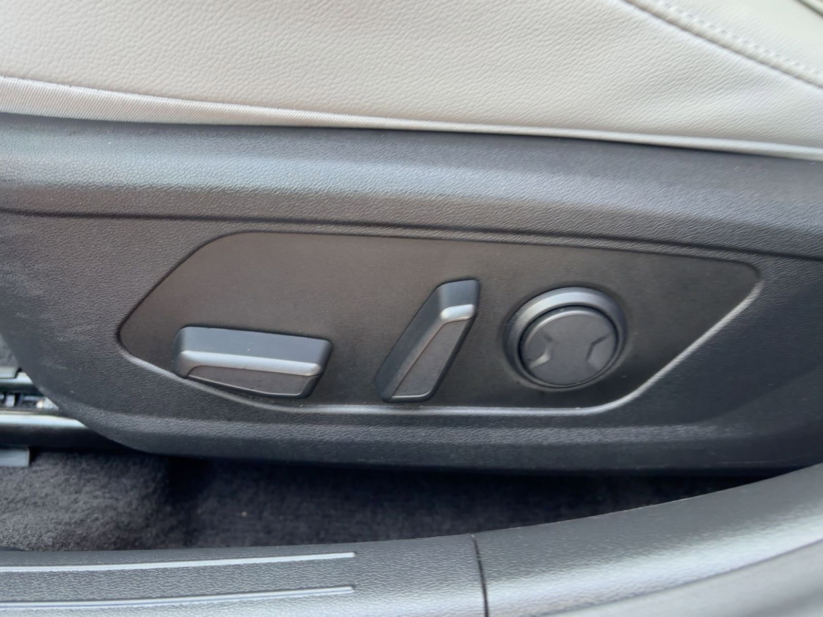 Thumbnail: 2025 Hyundai Elantra - 25