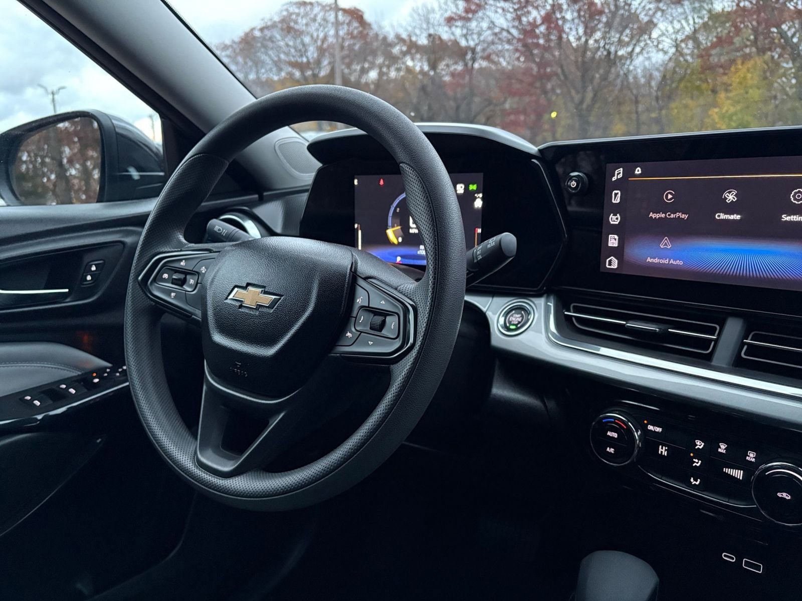 Thumbnail: 2025 Chevrolet Trax - 32