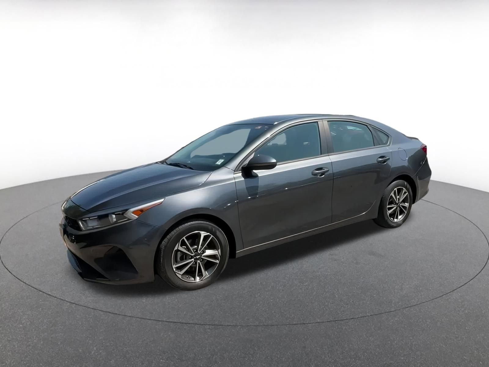 Thumbnail: 2023 Kia Forte - 7
