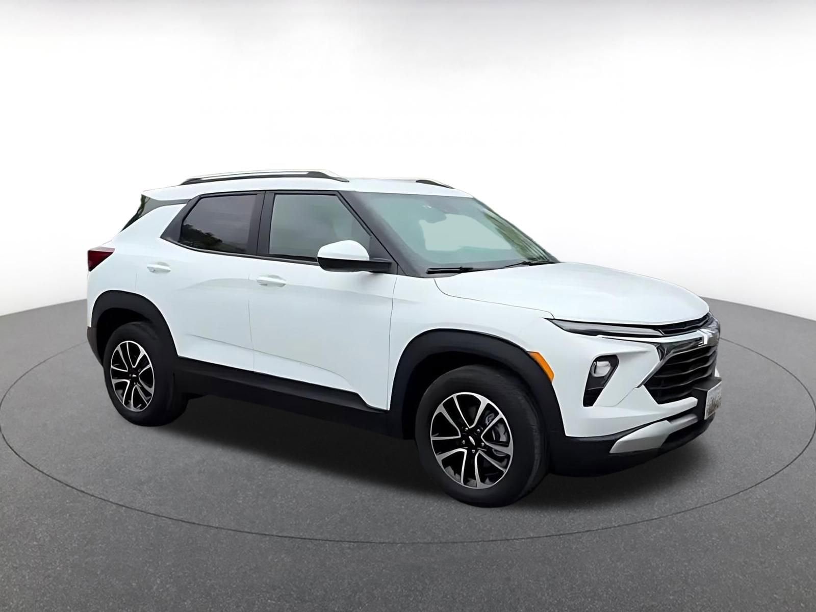 Thumbnail: 2025 Chevrolet TrailBlazer - 2