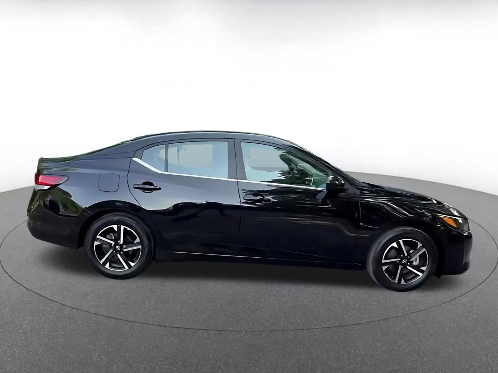 Thumbnail: 2025 Nissan Sentra - 9