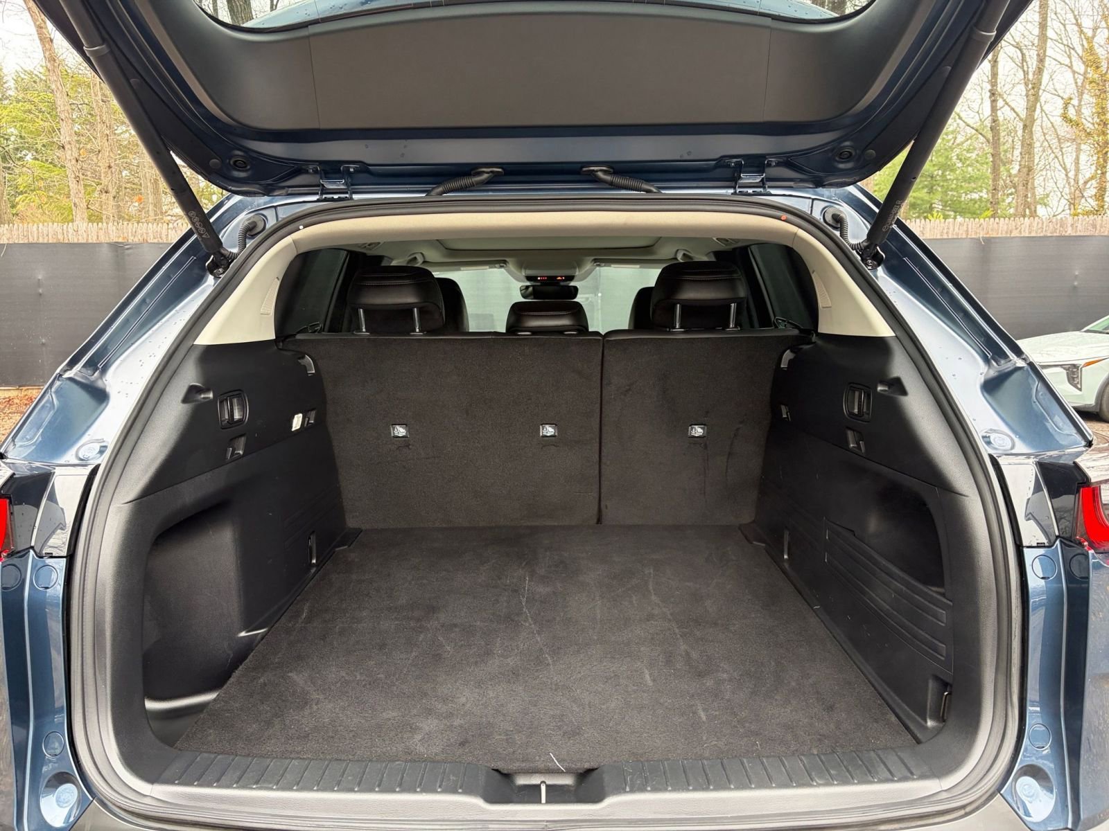 Thumbnail: 2025 Mazda CX-50 - 33