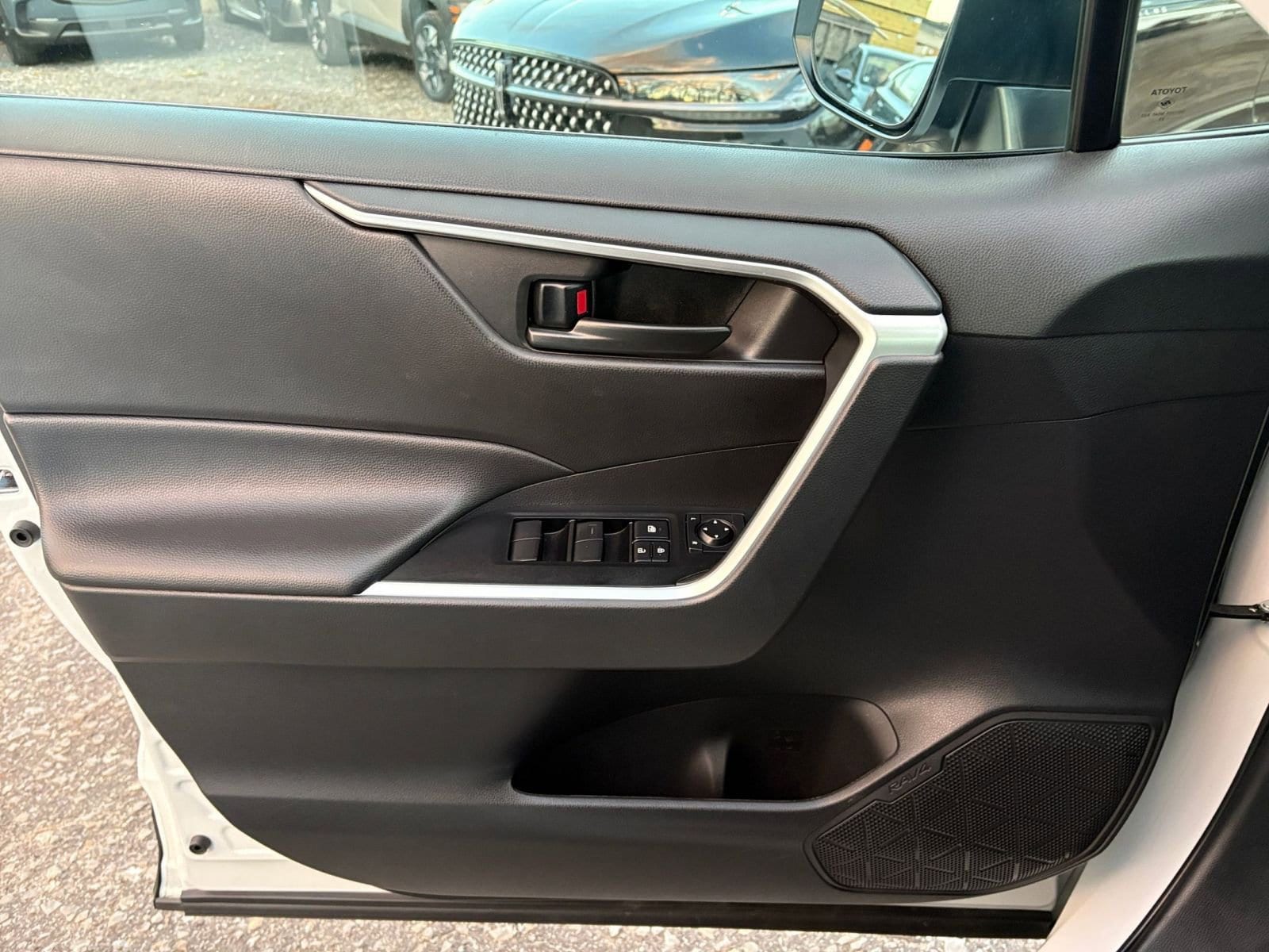 Thumbnail: 2025 Toyota RAV4 - 20