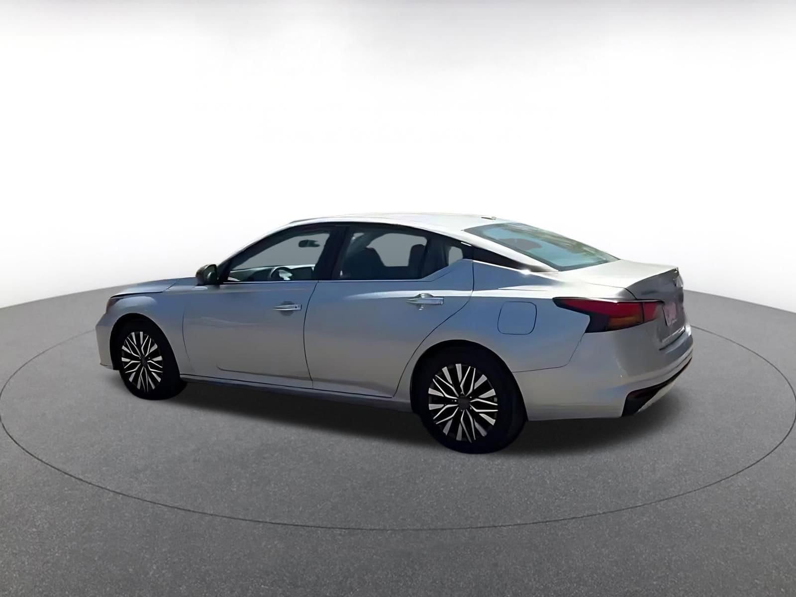 Thumbnail: 2025 Nissan Altima - 10