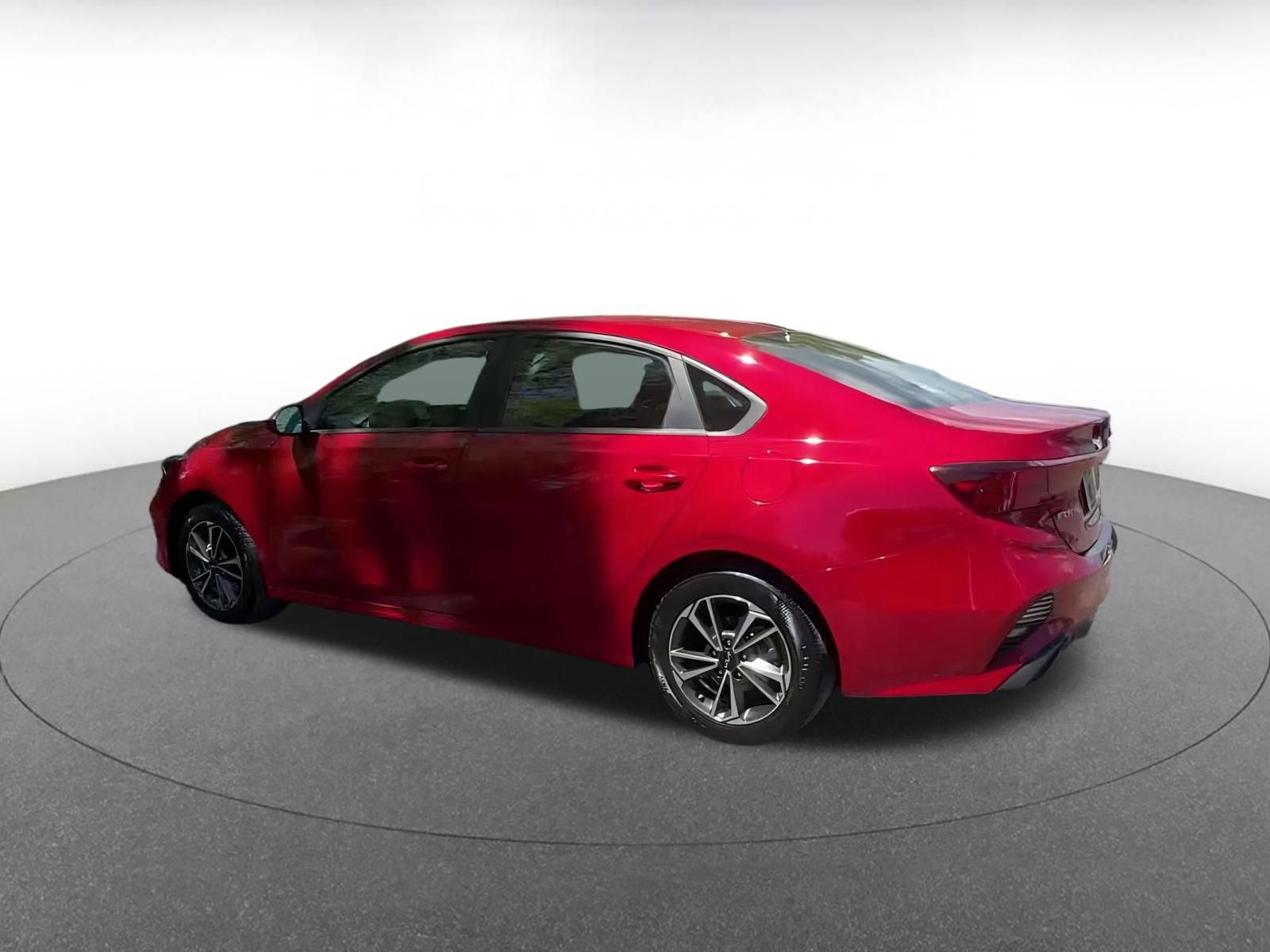 Thumbnail: 2024 Kia Forte - 7