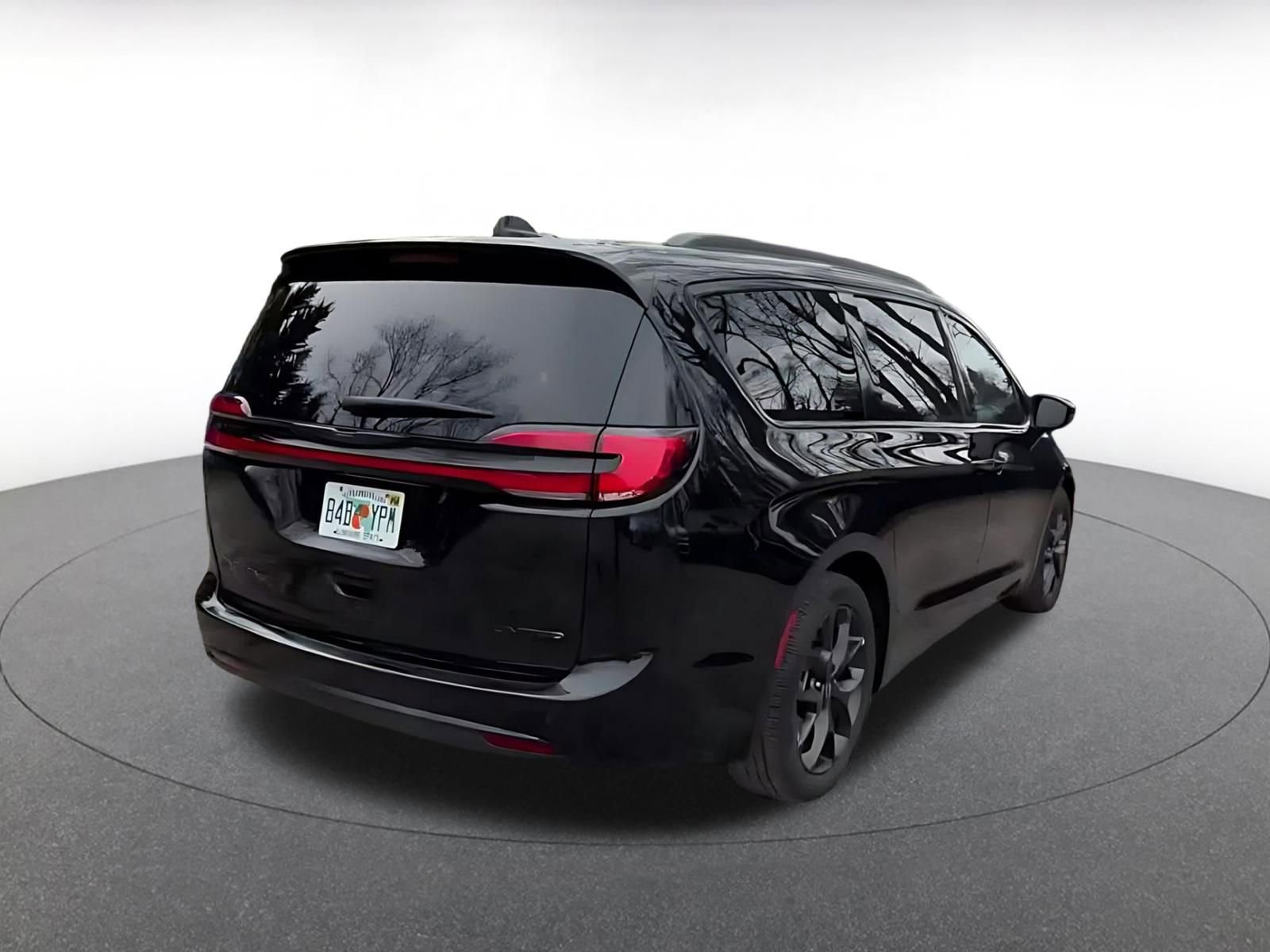 Thumbnail: 2025 Chrysler Pacifica - 14