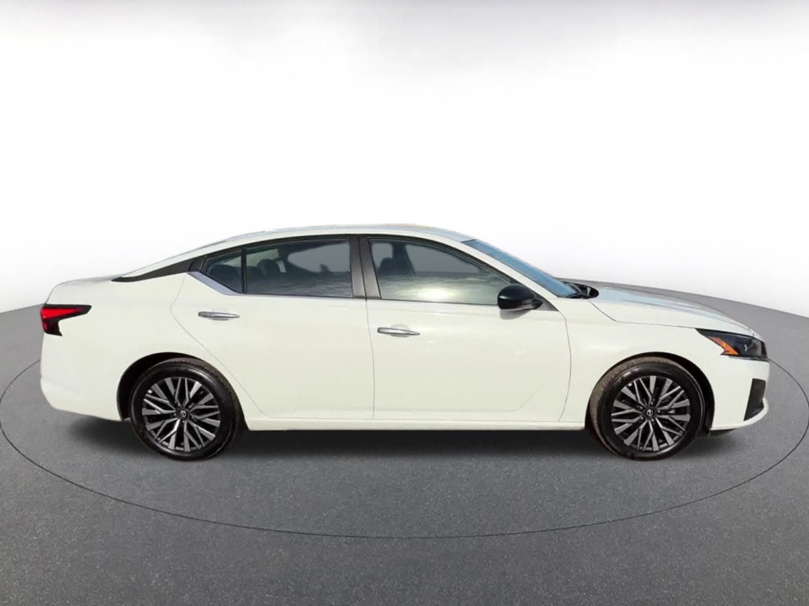 Thumbnail: 2025 Nissan Altima - 16