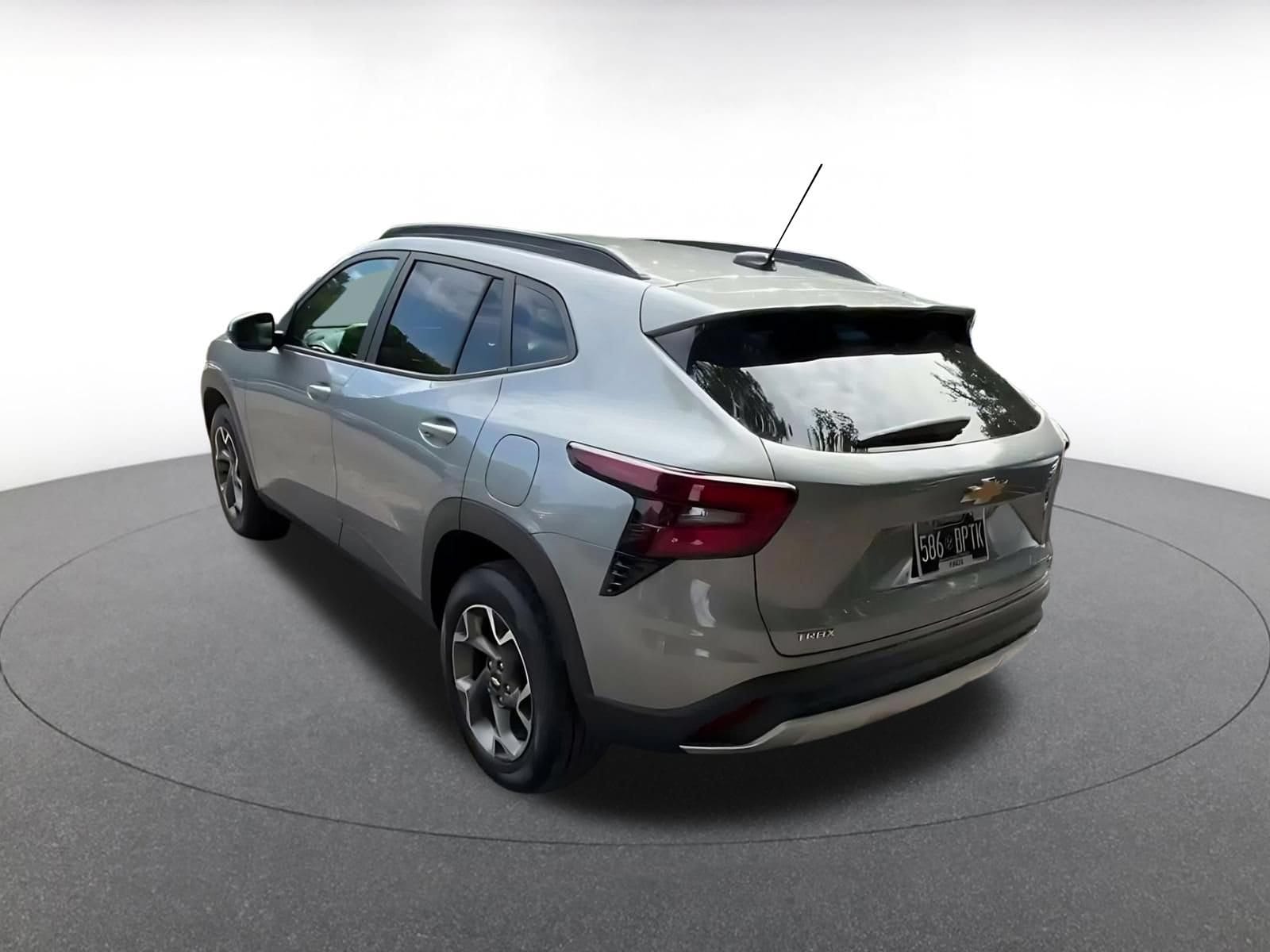 Thumbnail: 2025 Chevrolet Trax - 9