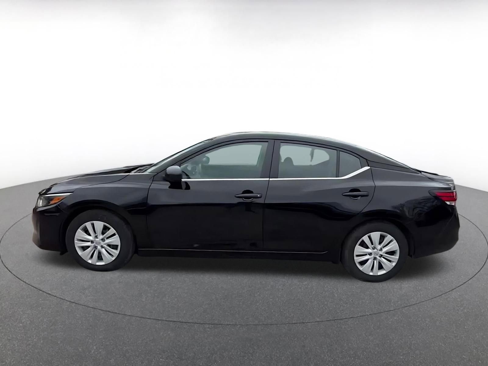 Thumbnail: 2025 Nissan Sentra - 9