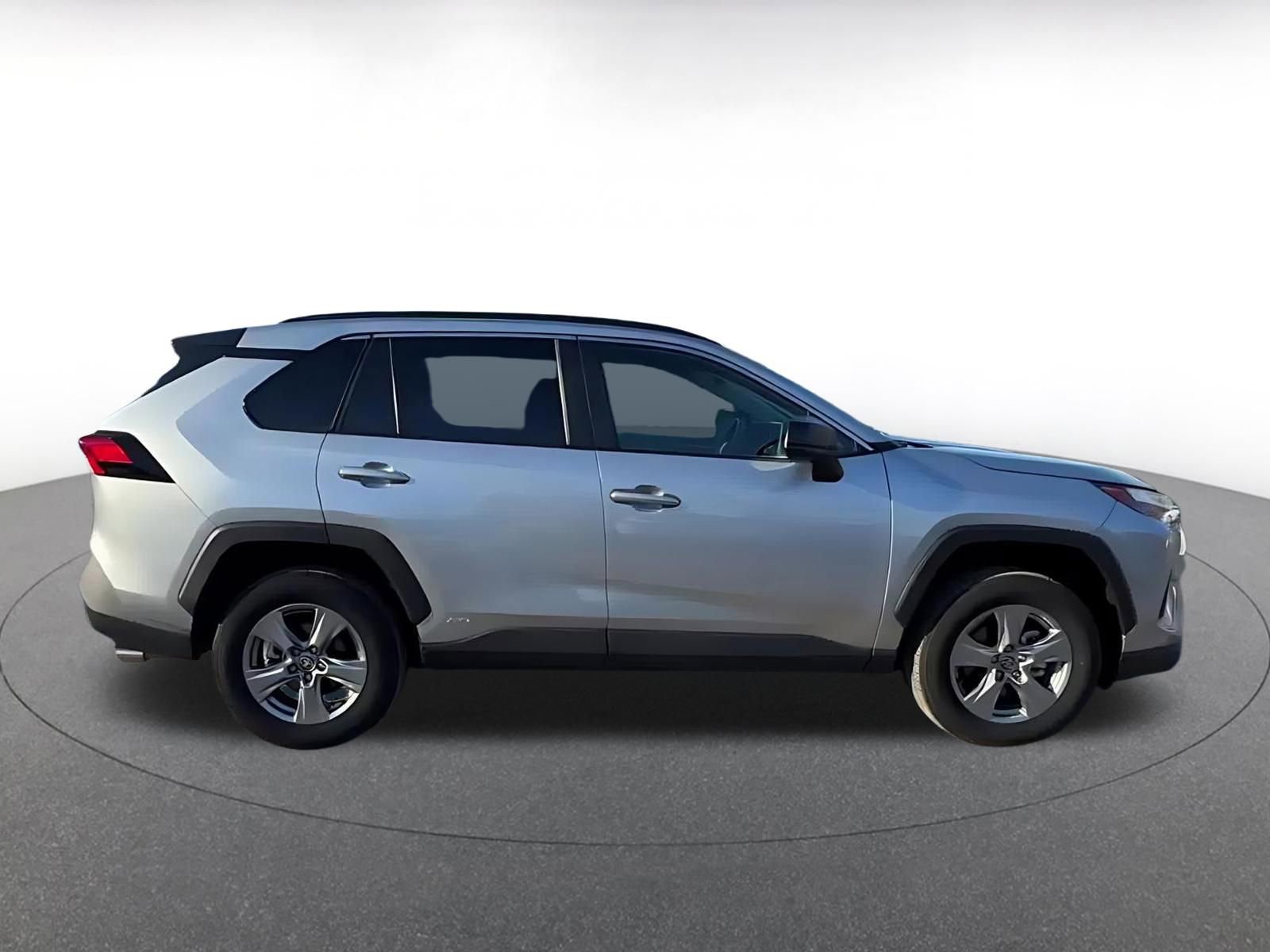 Thumbnail: 2025 Toyota RAV4 - 16