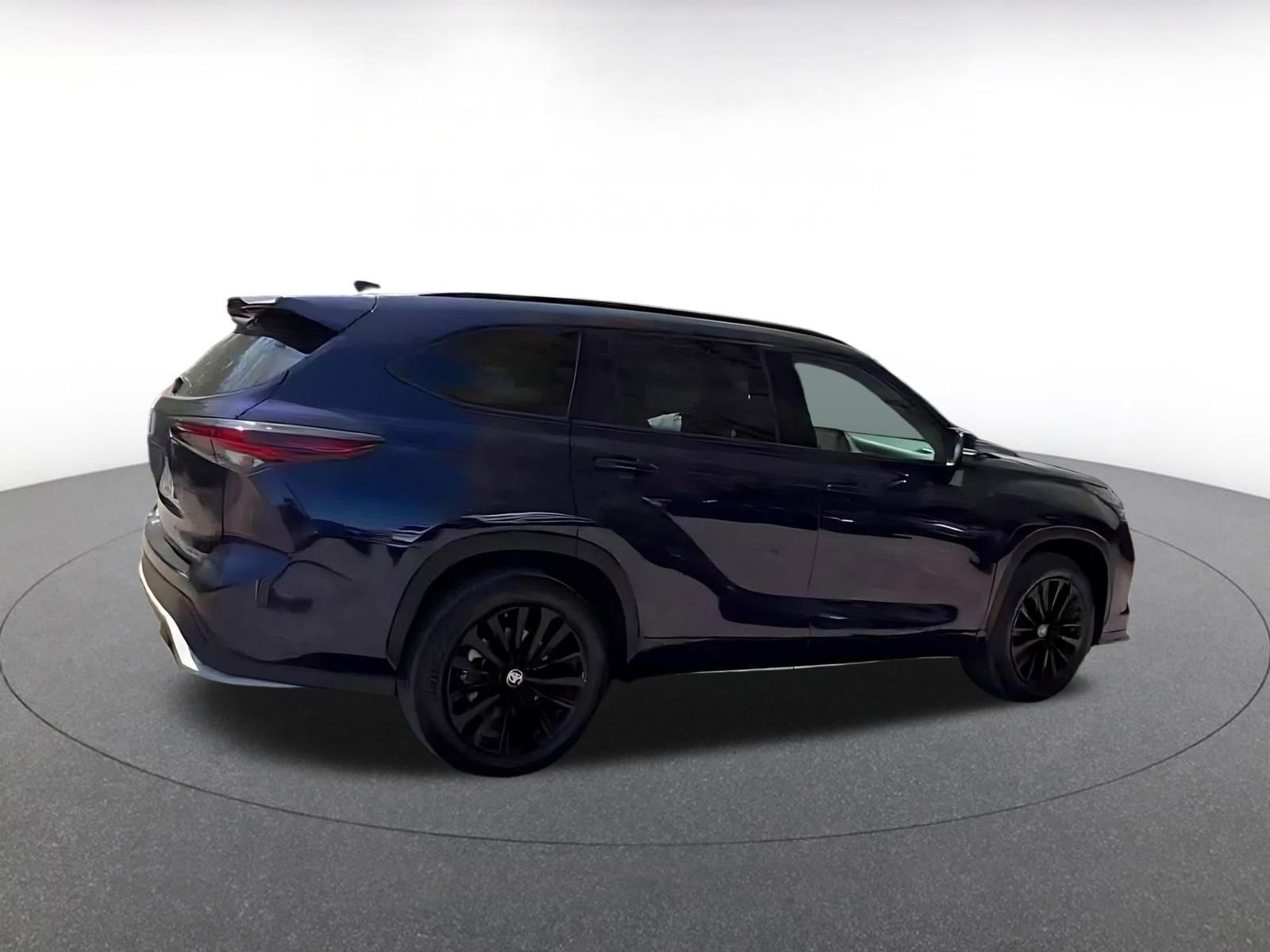Thumbnail: 2025 Toyota Highlander - 14
