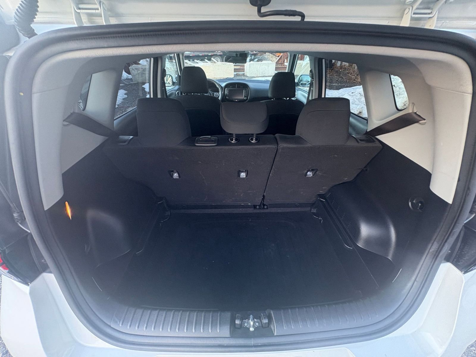 Thumbnail: 2025 Kia Soul - 28