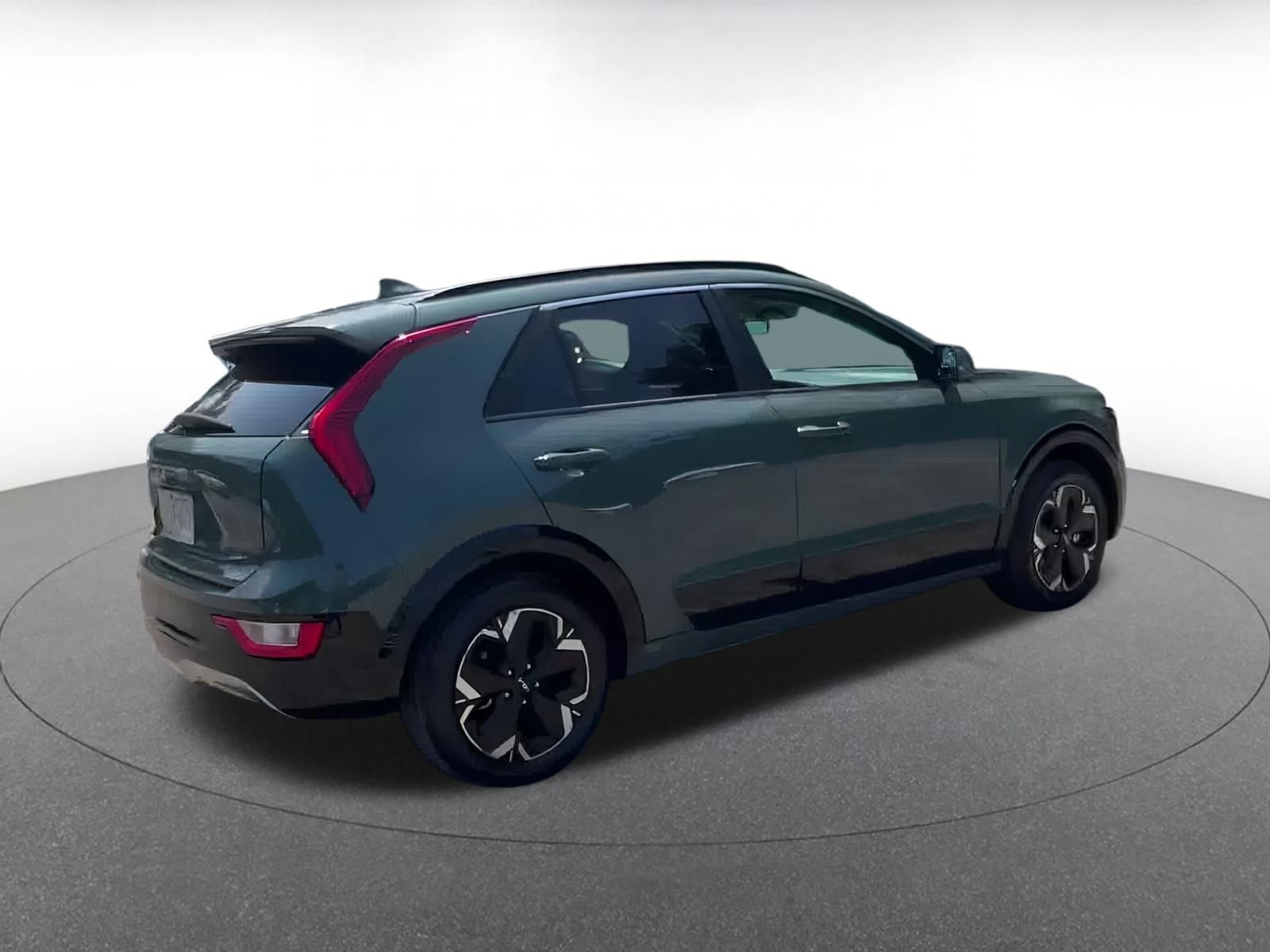 Thumbnail: 2023 Kia Niro - 16