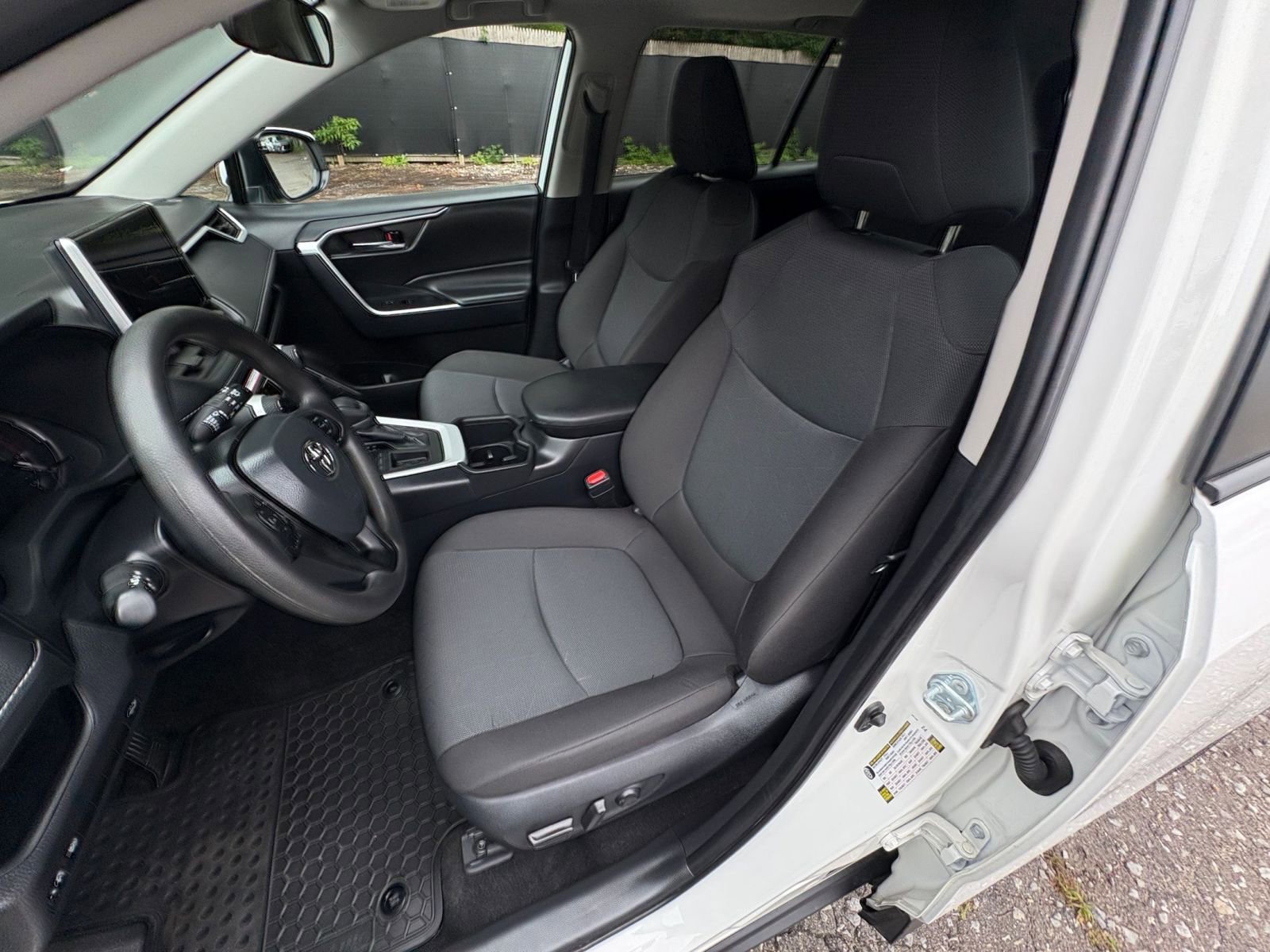 Thumbnail: 2024 Toyota RAV4 - 32