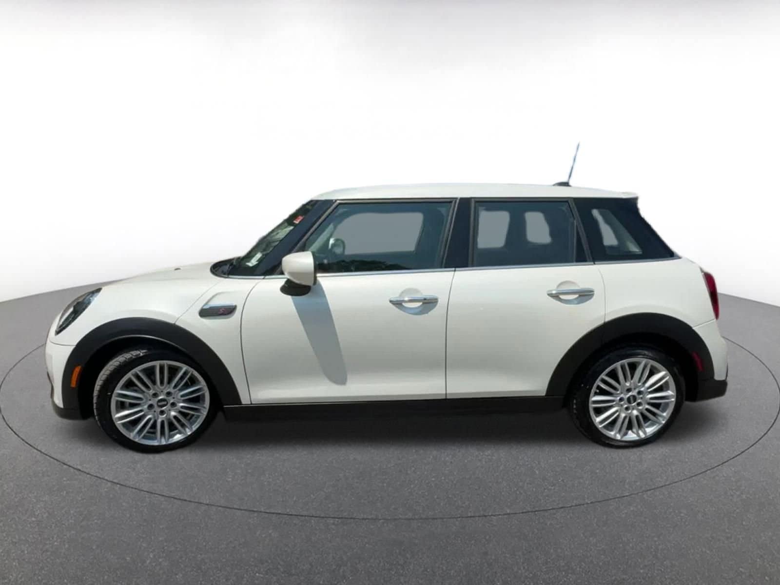Thumbnail: 2024 MINI Cooper Hardtop - 8
