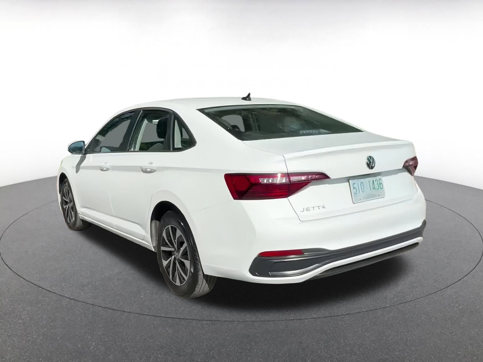 Thumbnail: 2024 Volkswagen Jetta - 11