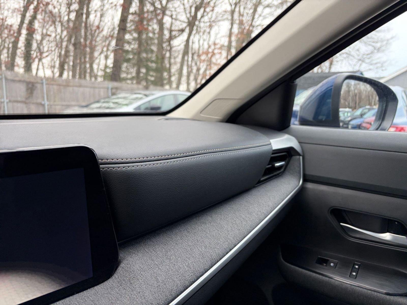 Thumbnail: 2025 Nissan Kicks - 33