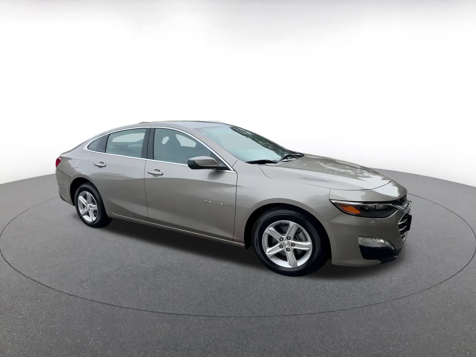 Thumbnail: 2023 Chevrolet Malibu - 2