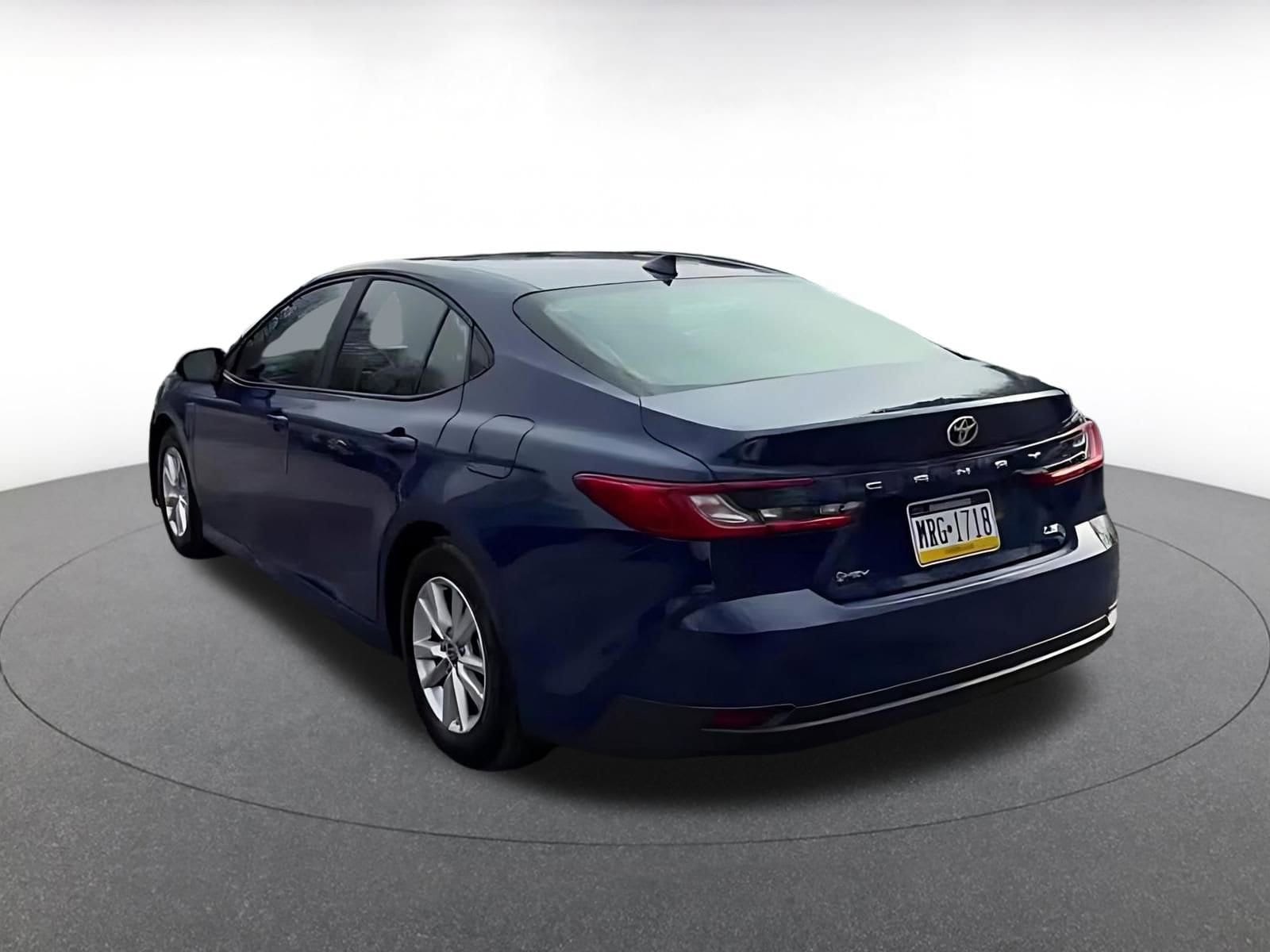 Thumbnail: 2025 Toyota Camry - 11