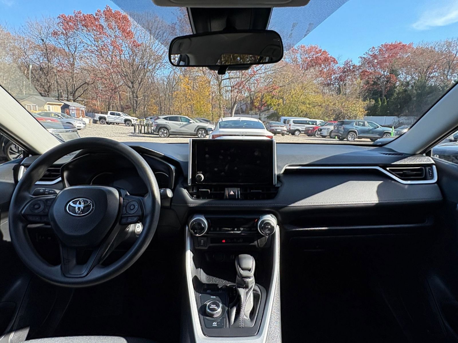 Thumbnail: 2025 Toyota RAV4 - 32