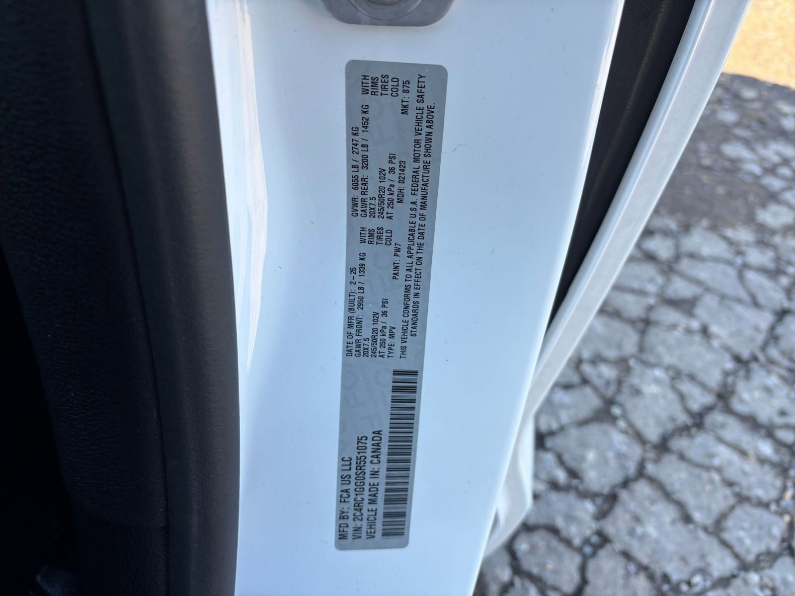 Thumbnail: 2025 Chrysler Pacifica - 32