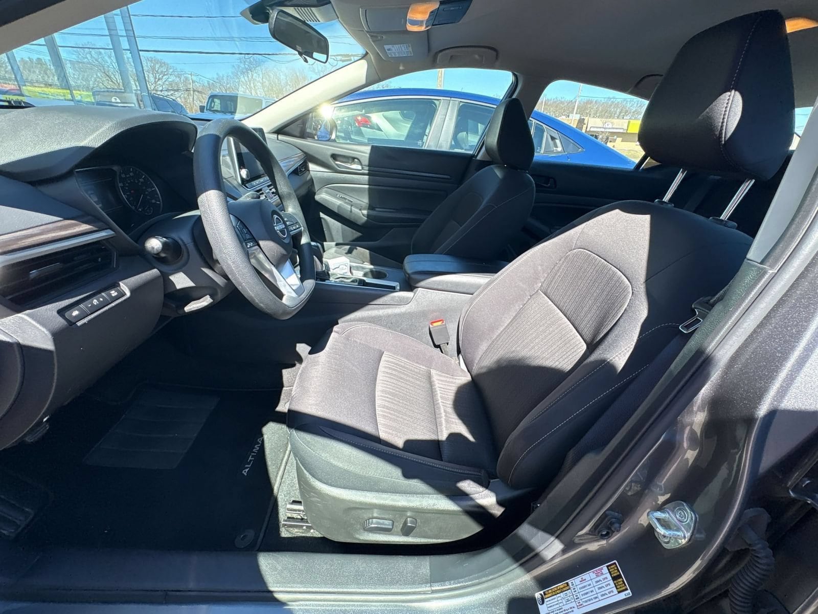 2025 Nissan Altima SV - Photo 12