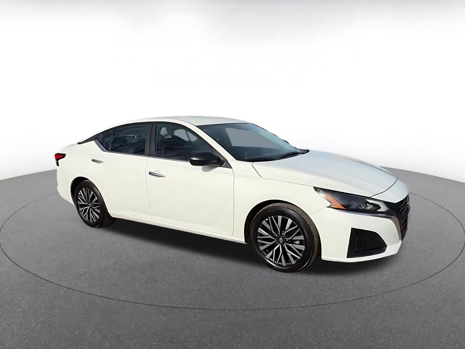 Thumbnail: 2025 Nissan Altima - 2