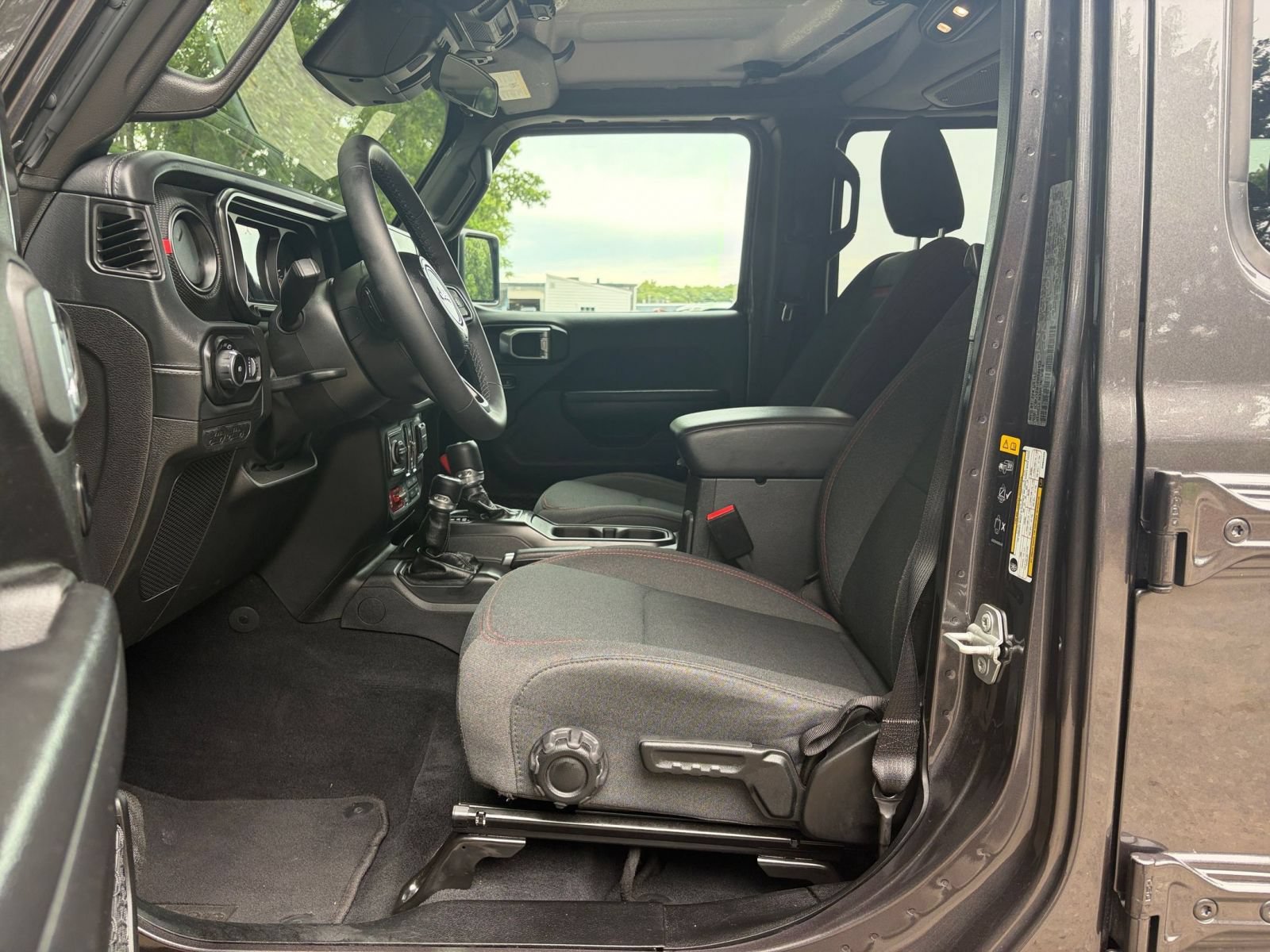 Thumbnail: 2025 Jeep Wrangler - 25