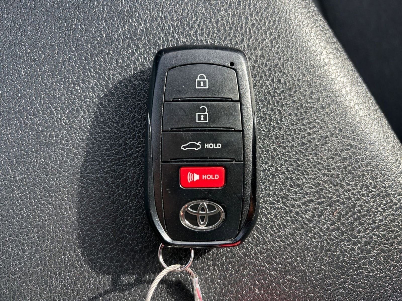 Thumbnail: 2025 Toyota Camry - 22