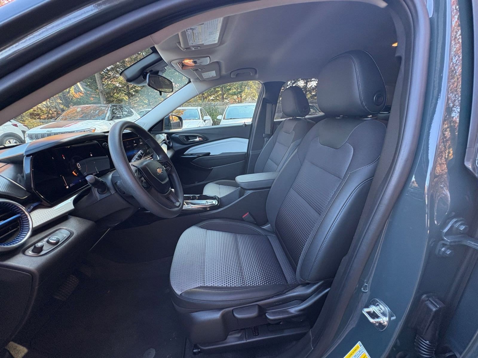 Thumbnail: 2025 Chevrolet Trax - 22