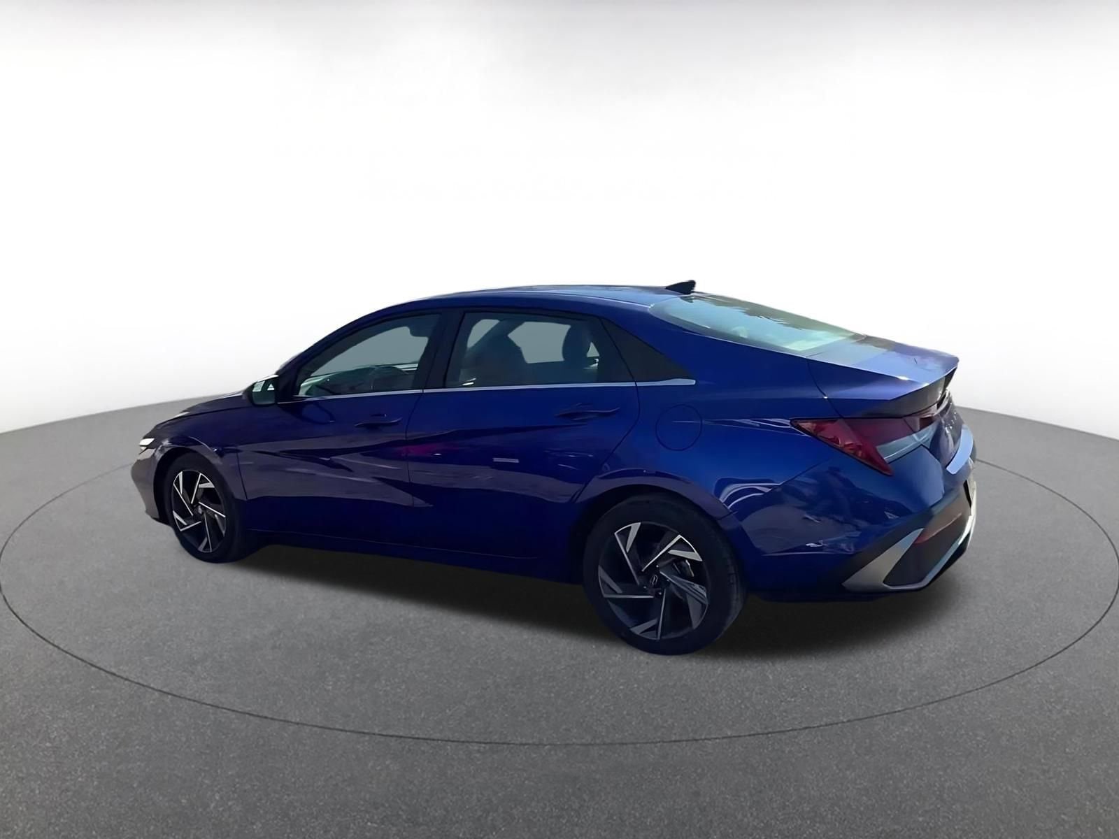 Thumbnail: 2025 Hyundai Elantra - 10