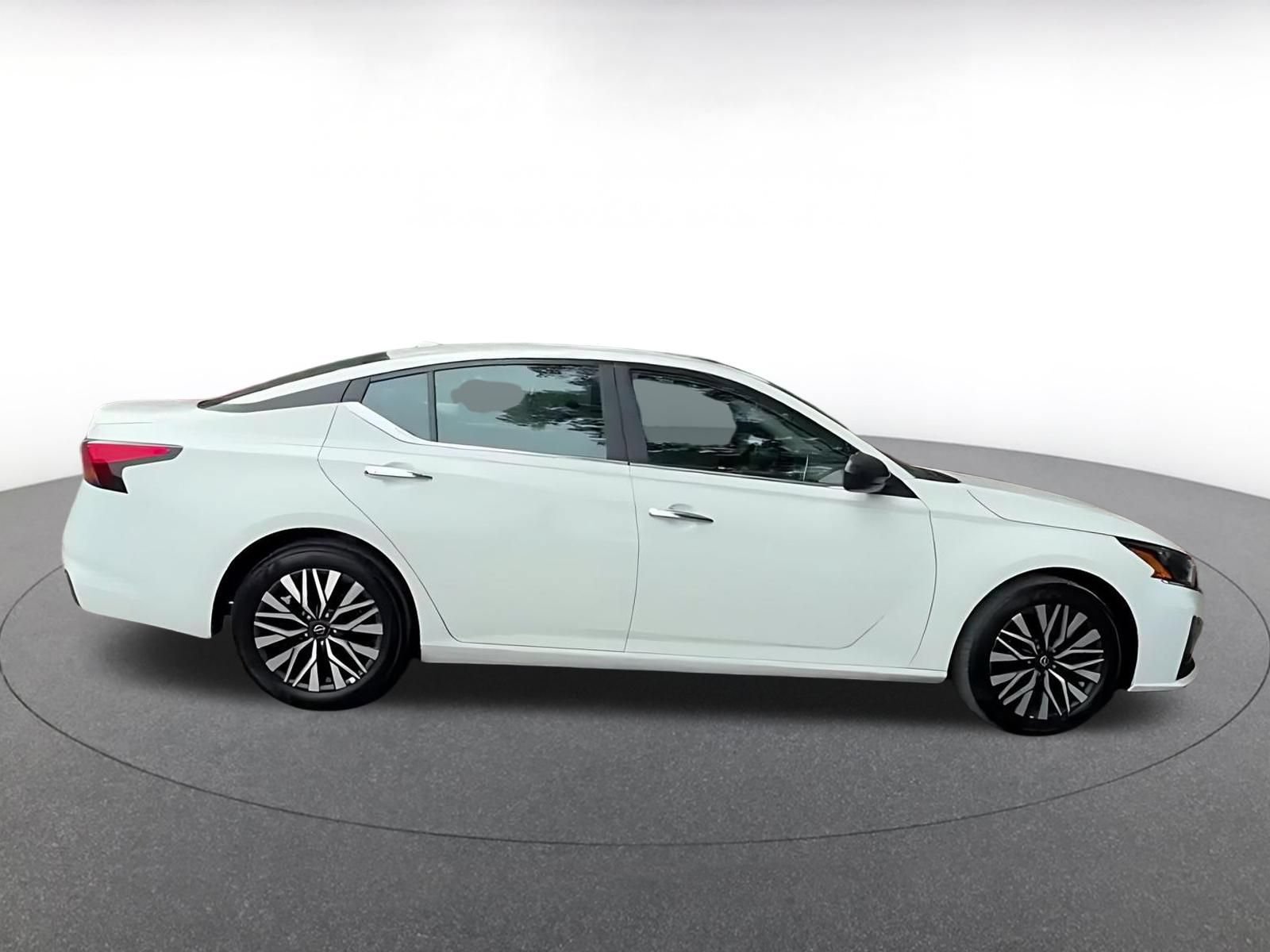 Thumbnail: 2025 Nissan Altima - 15