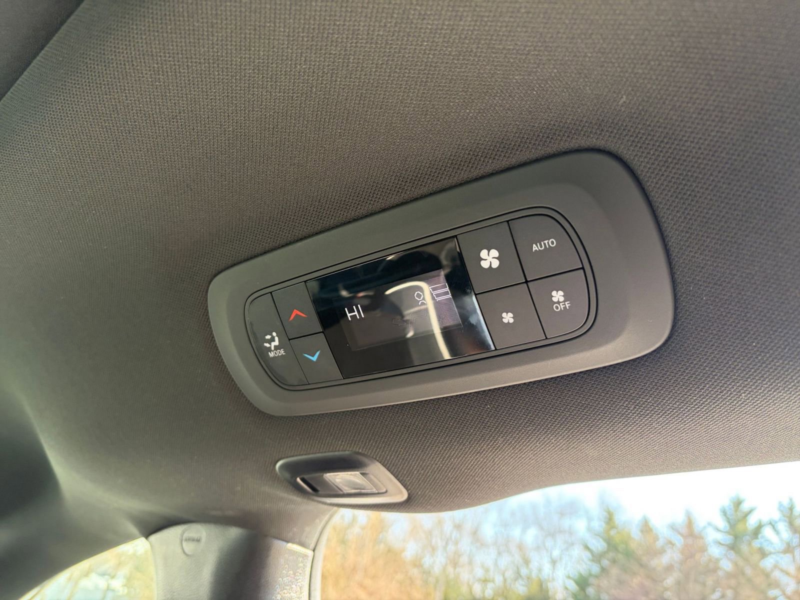 Thumbnail: 2025 Chrysler Pacifica - 24