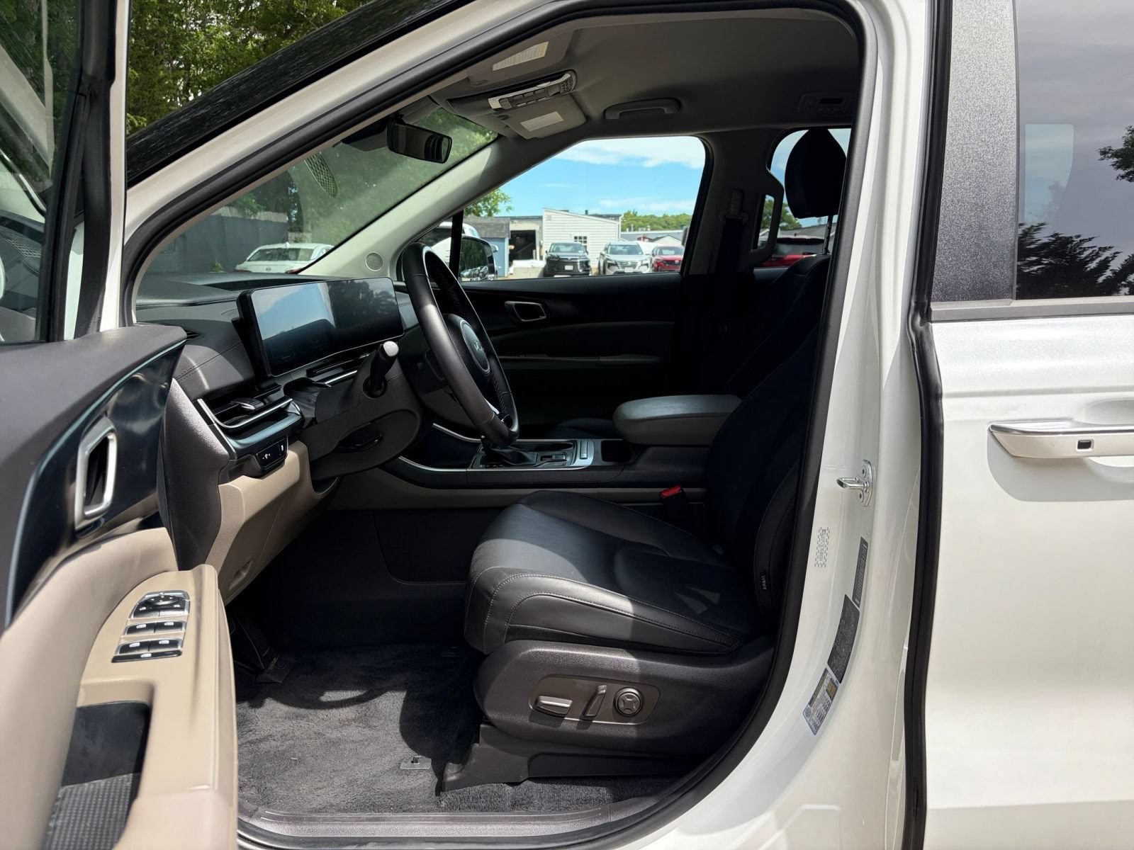 Thumbnail: 2026 Kia Carnival - 28