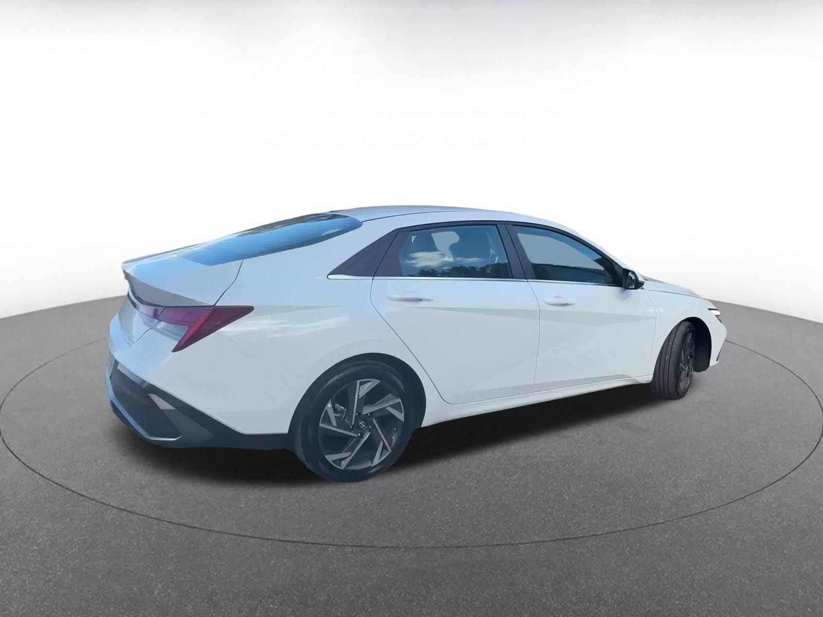 Thumbnail: 2025 Hyundai Elantra - 15