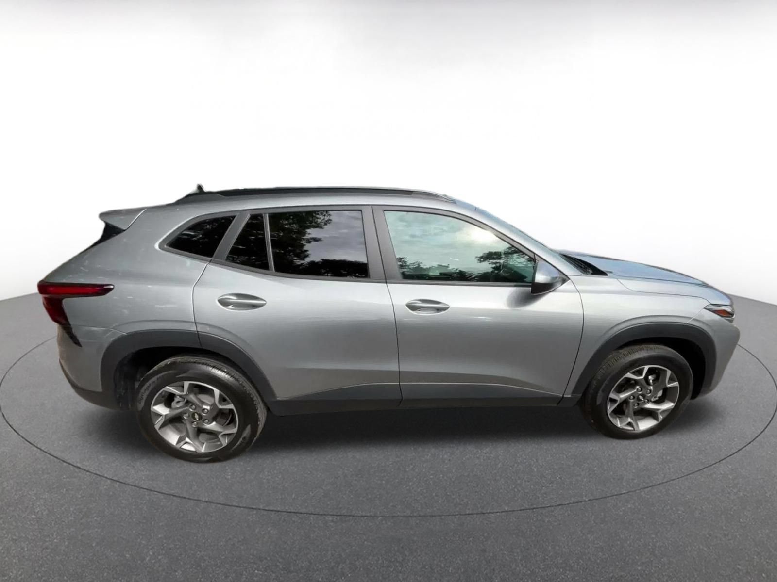 Thumbnail: 2025 Chevrolet Trax - 15