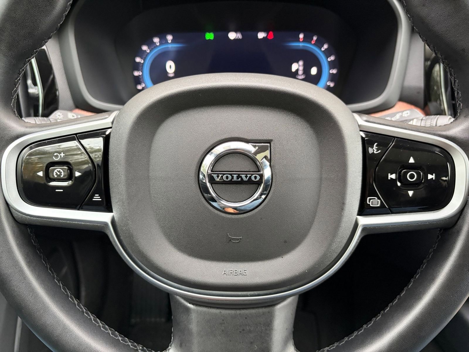 Thumbnail: 2025 Volvo S60 - 27