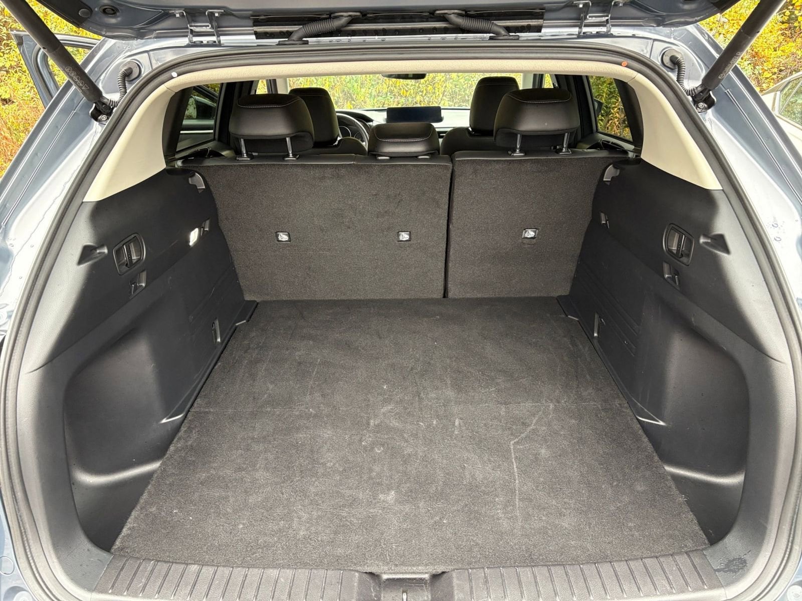 Thumbnail: 2025 Mazda CX-50 - 31