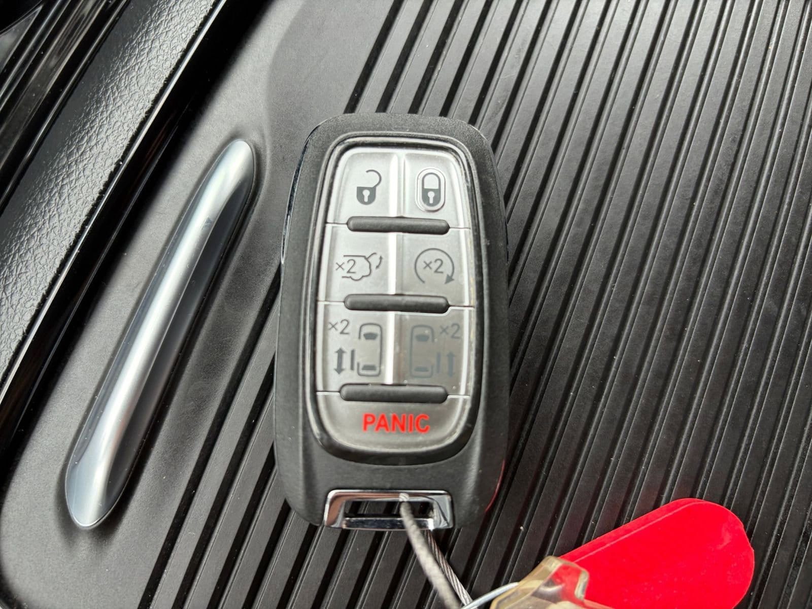 Thumbnail: 2025 Chrysler Pacifica - 21