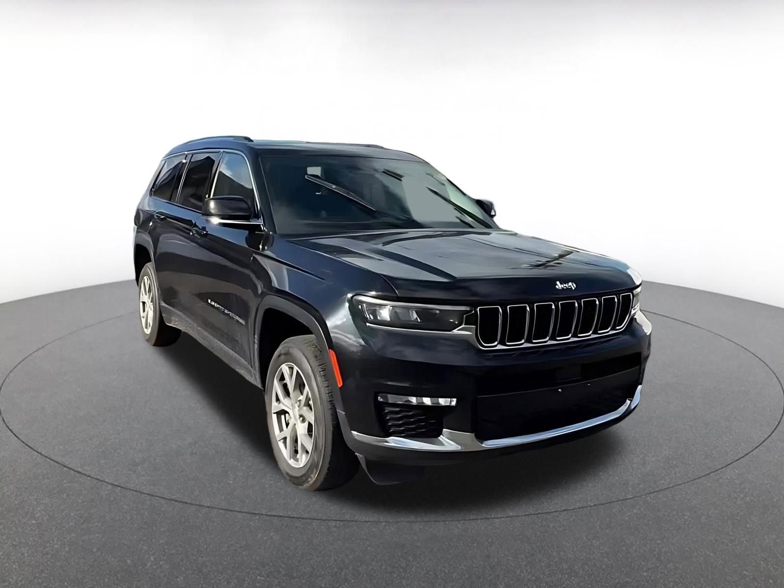 Thumbnail: 2023 Jeep Grand Cherokee - 3