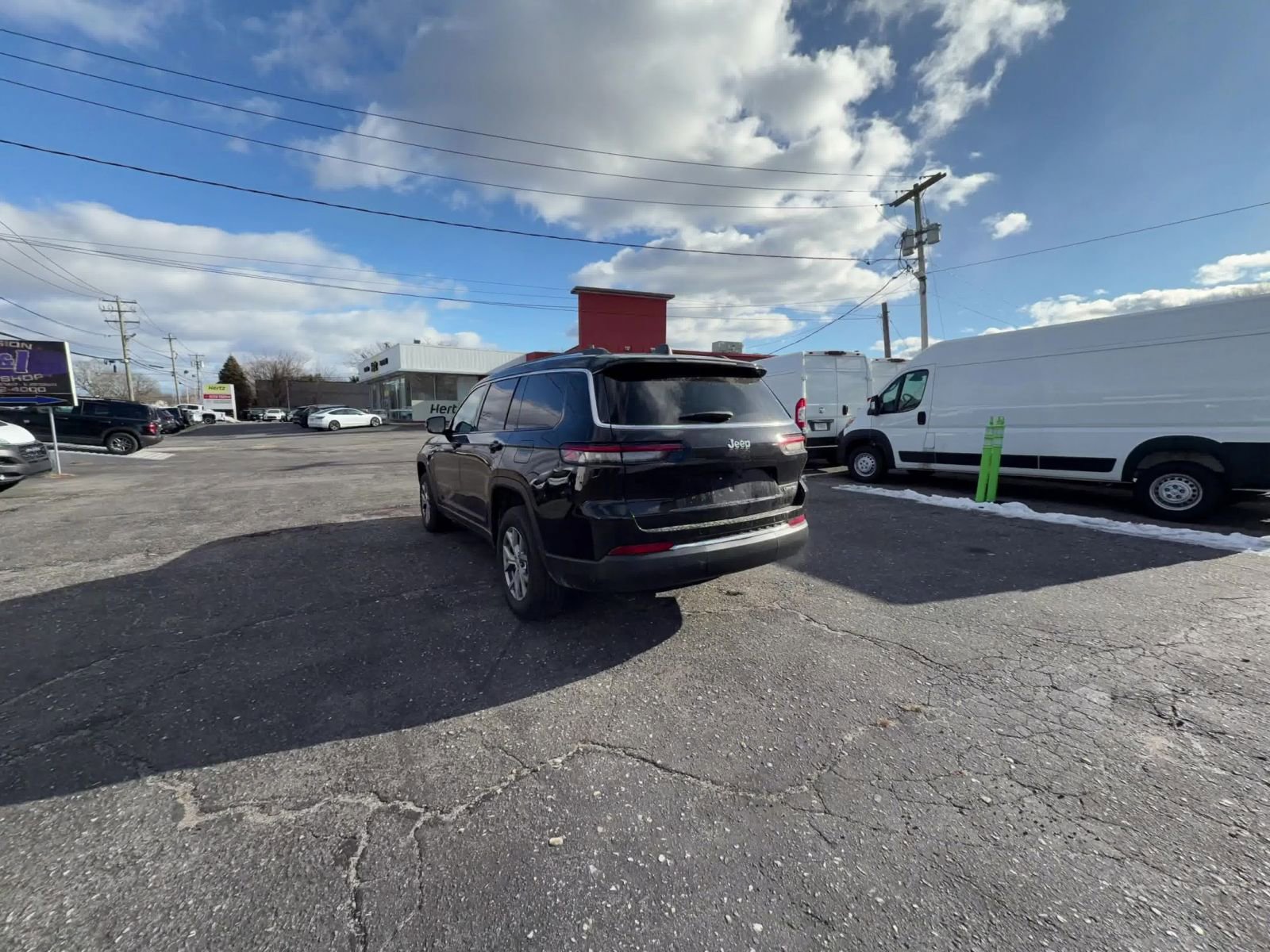 Thumbnail: 2023 Jeep Grand Cherokee - 16