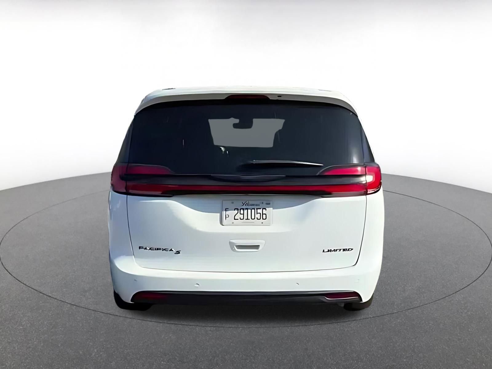 Thumbnail: 2025 Chrysler Pacifica - 12