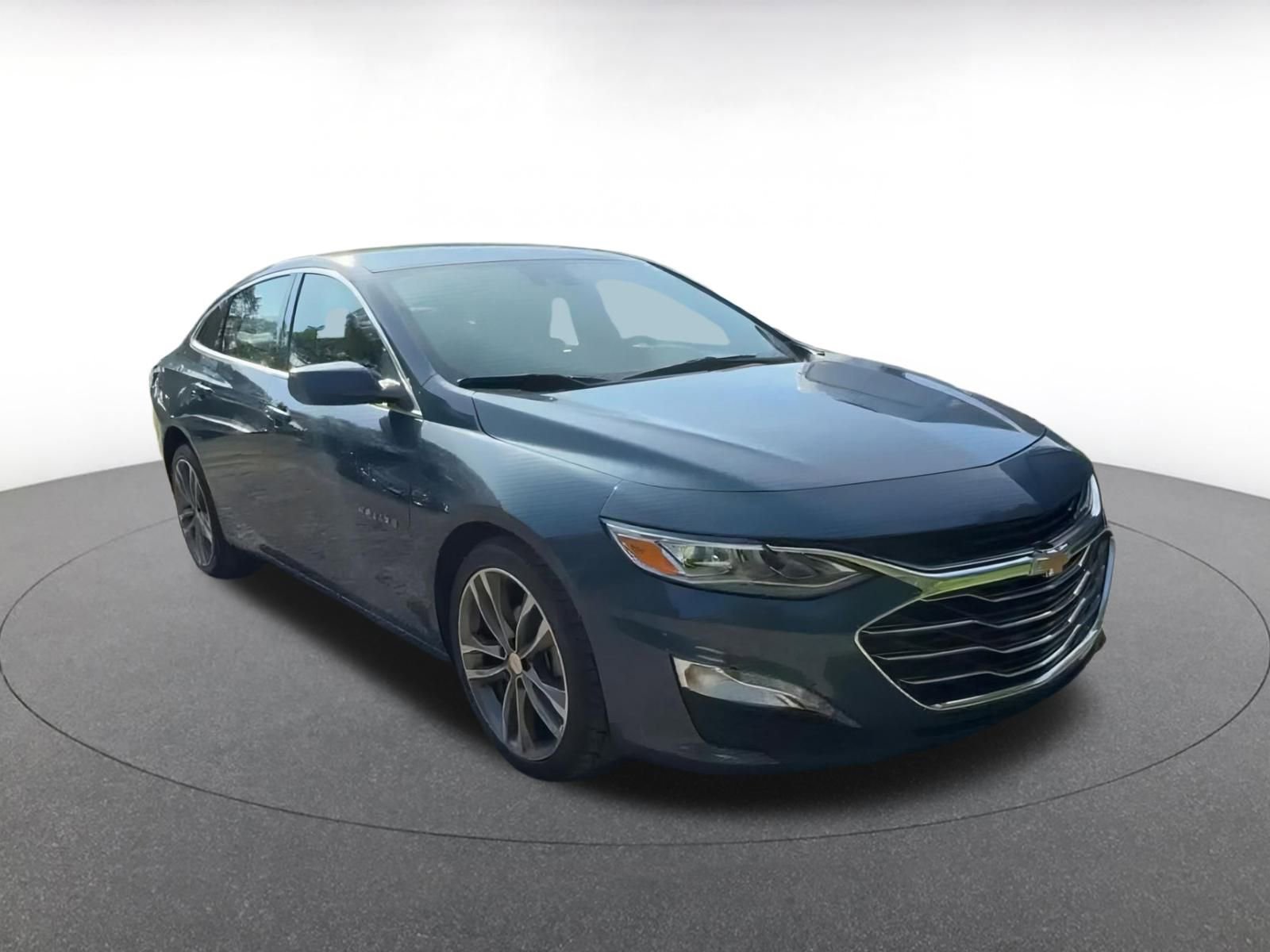 Thumbnail: 2024 Chevrolet Malibu - 3