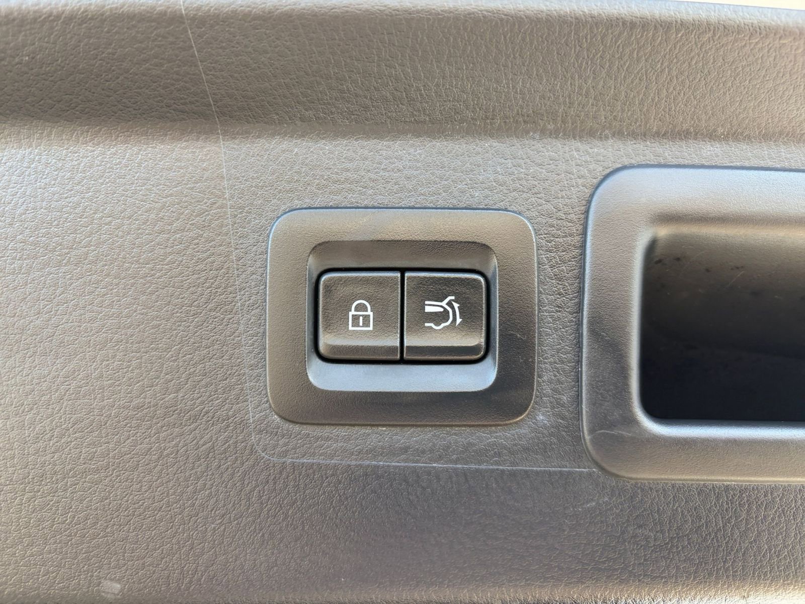 Thumbnail: 2025 Mazda CX-50 - 23