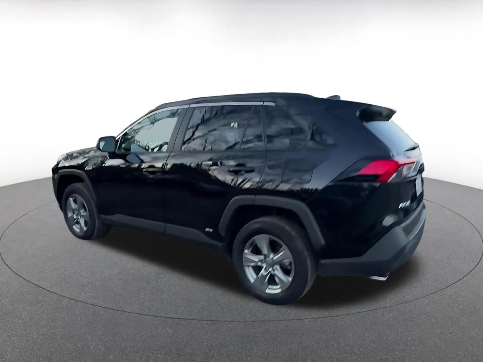 Thumbnail: 2025 Toyota RAV4 - 10