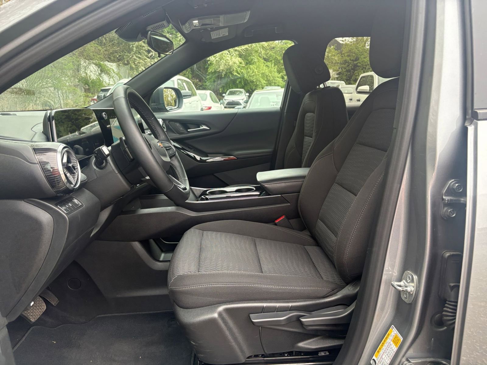 Thumbnail: 2025 Chevrolet Equinox - 25