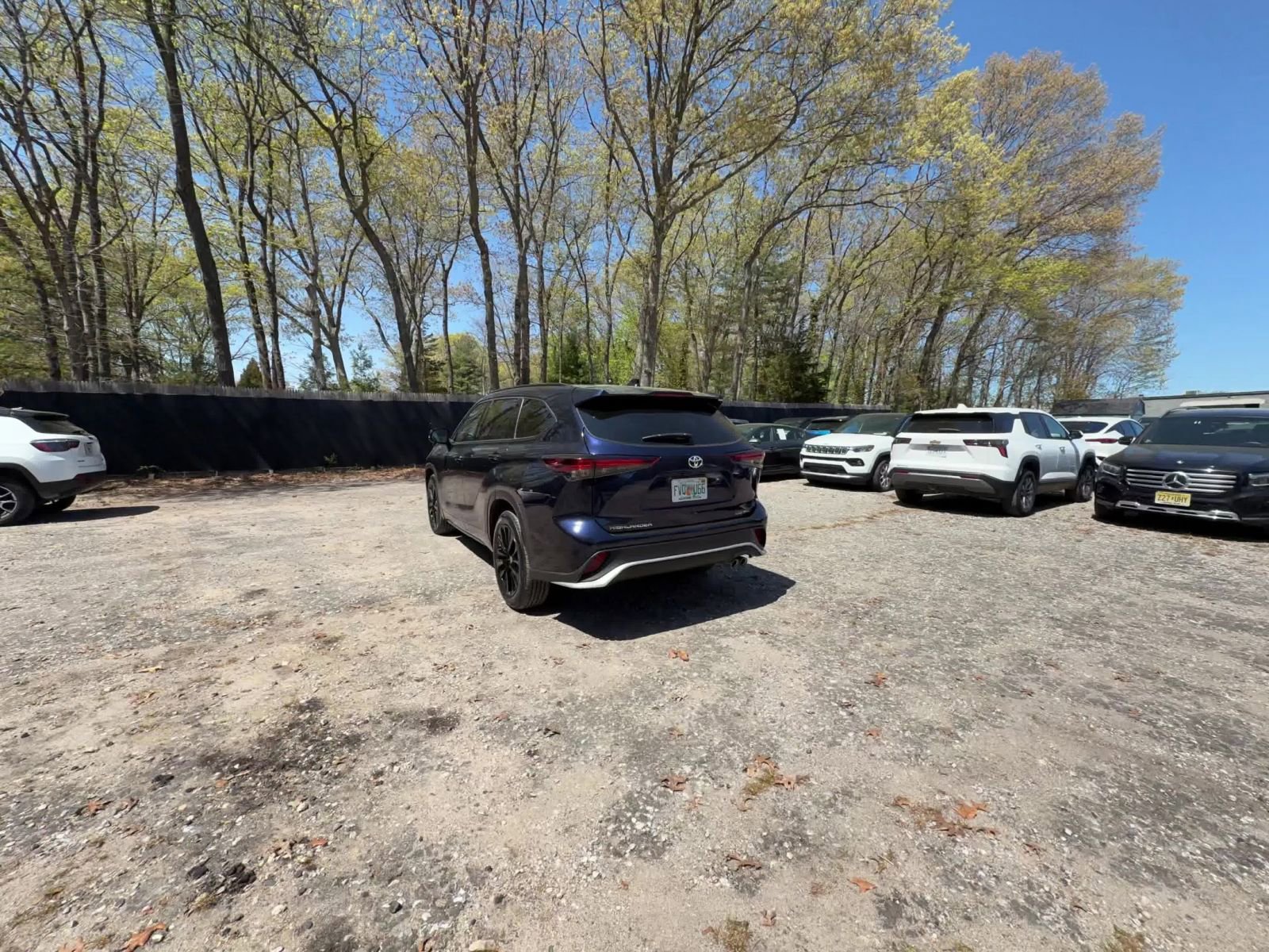Thumbnail: 2025 Toyota Highlander - 16